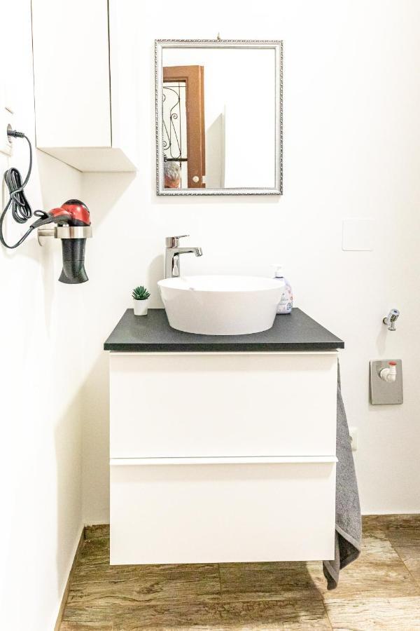 Premium City Apartment Close To Metro U2 & Vienna Congress Center Bagian luar foto